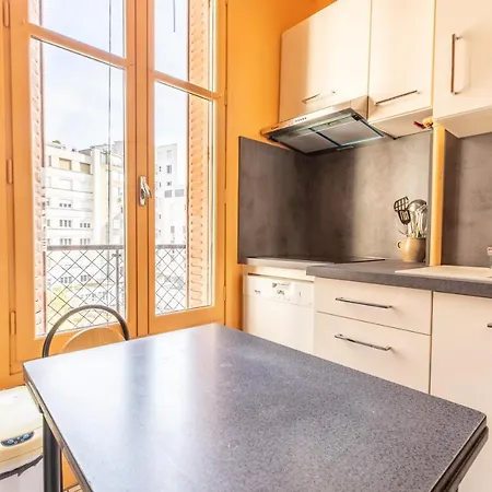 *lardeco* Central & Parking Appartement